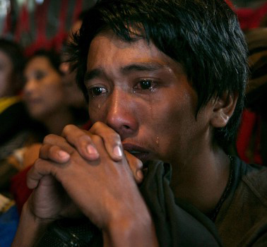 131112135200-philippines-man-crying-horizontal-gallery
